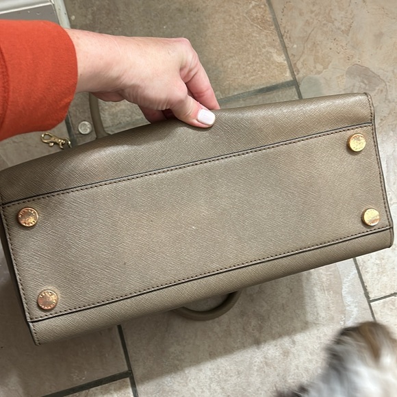 Michael Kors Purse - Picture 7 of 8